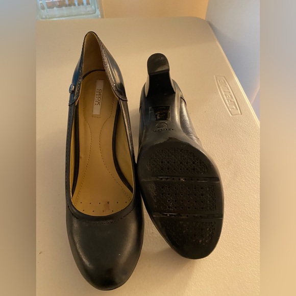 Gently used black leather heels, Geox, size 5,5 - Picture 4 of 4